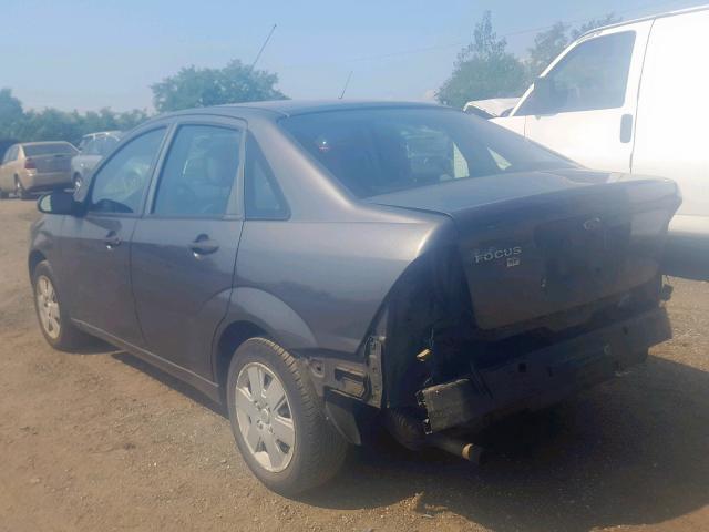 1FAHP34N57W363381 - 2007 FORD FOCUS ZX4 GRAY photo 3