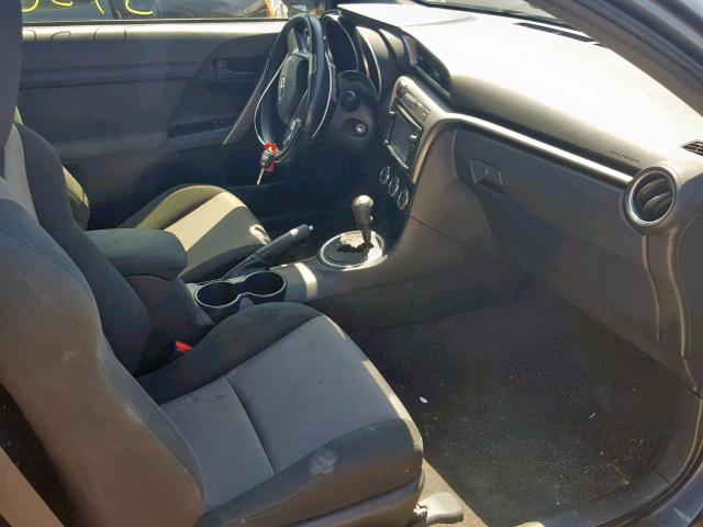 JTKJF5C79FJ010143 - 2015 TOYOTA SCION TC ნაცრისფერი ფოტო 5