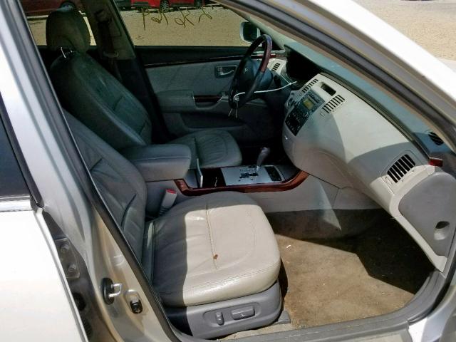 KMHFC46F08A290505 - 2008 HYUNDAI AZERA SE WHITE photo 5