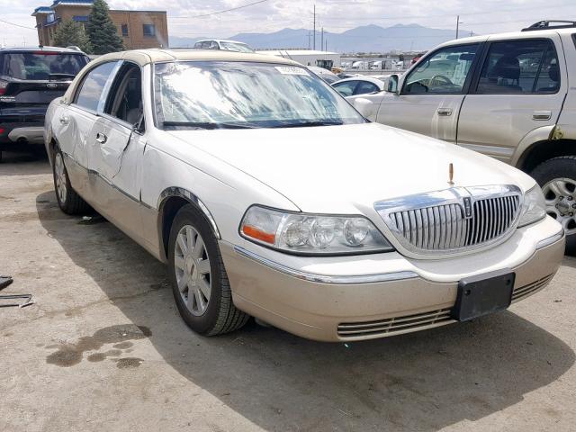 1LNHM83W44Y677853 - 2004 LINCOLN TOWN CAR U WHITE photo 1