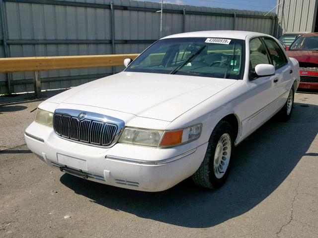 2MEFM75W0YX632061 - 2000 MERCURY GRAND MARQ WHITE photo 2