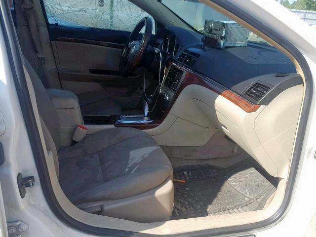 1G8ZS57N08F149723 - 2008 SATURN AURA XE WHITE photo 5