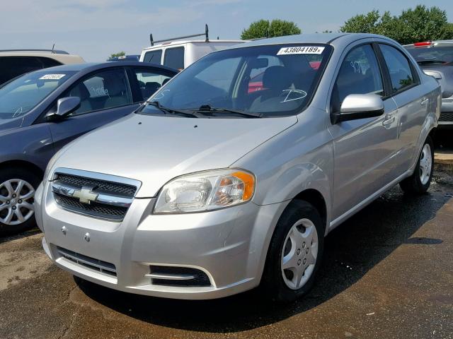 KL1TD5DE1BB121882 - 2011 CHEVROLET AVEO LS SILVER photo 2