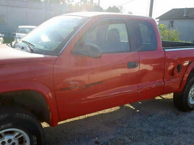 1B7GG22NXYS697563 - 2000 DODGE DAKOTA RED photo 9