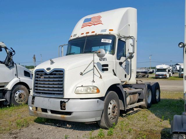 1M1AK05Y06N012223 - 2006 MACK 600 CXN600 WHITE photo 2