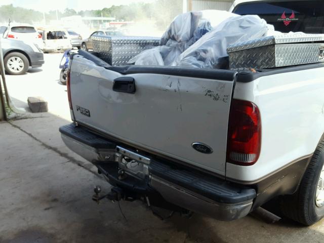 1FTSW30L83EA14111 - 2003 FORD F350 SRW S WHITE photo 9