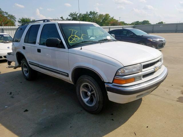 1GNCS13W812218830 - 2001 CHEVROLET BLAZER WHITE photo 1