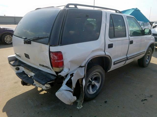 1GNCS13W812218830 - 2001 CHEVROLET BLAZER WHITE photo 4