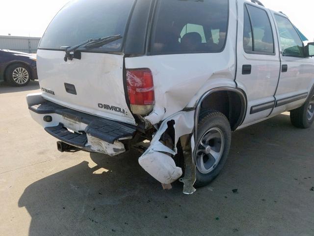 1GNCS13W812218830 - 2001 CHEVROLET BLAZER WHITE photo 9