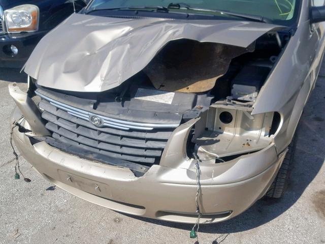 2A4GP54L56R624946 - 2006 CHRYSLER TOWN & COU GOLD photo 9