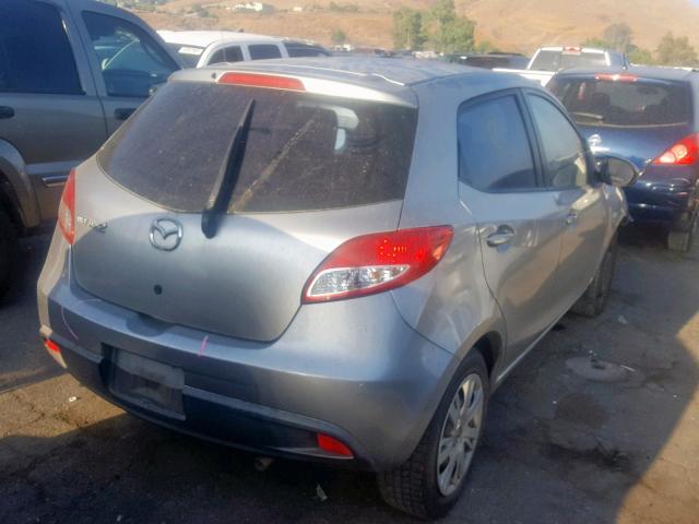 JM1DE1HZ9B0106977 - 2011 MAZDA MAZDA2 GRAY photo 4