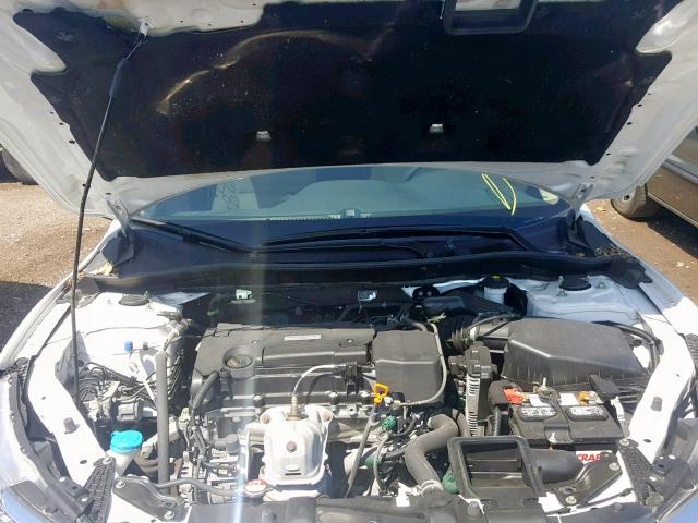 1HGCR2F35HA057575 - 2017 HONDA ACCORD LX WHITE photo 7