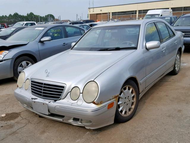 WDBJF65J21B346868 - 2001 MERCEDES-BENZ E 320 SILVER photo 2