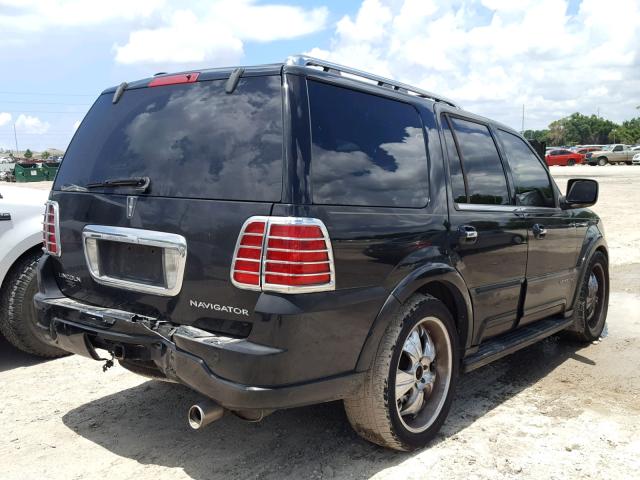 5LMFU28R34LJ08042 - 2004 LINCOLN NAVIGATOR შავი ფოტო 4