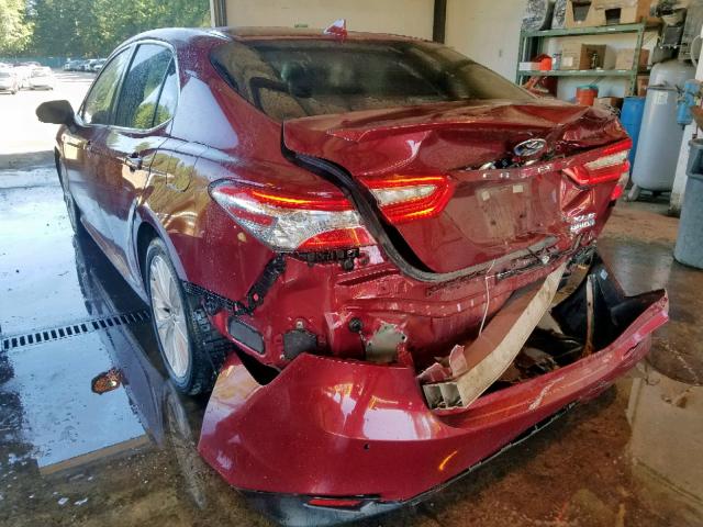 4T1B21HK2JU502819 - 2018 TOYOTA CAMRY HYBR RED photo 3