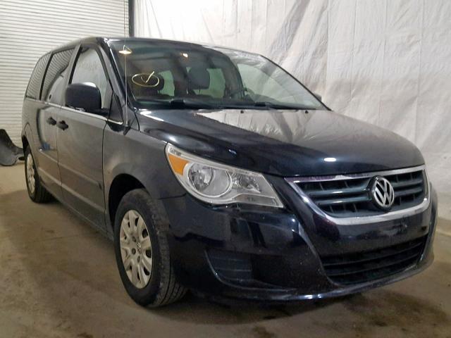 2C4RVAAG4CR393361 - 2012 VOLKSWAGEN ROUTAN S BLACK photo 1