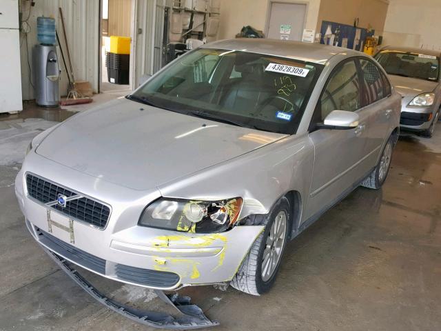 YV1MS390052119883 - 2005 VOLVO S40 2.4I SILVER photo 2