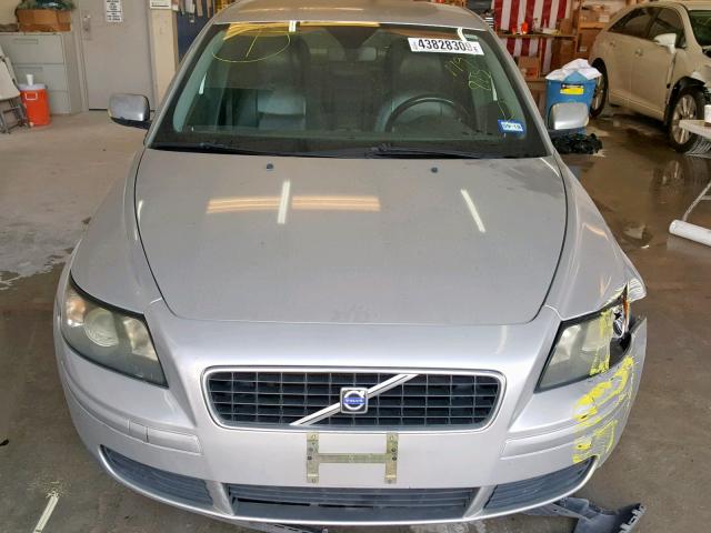 YV1MS390052119883 - 2005 VOLVO S40 2.4I SILVER photo 9