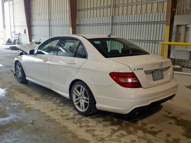 WDDGF4HB3DR274374 - 2013 MERCEDES-BENZ C 250 WHITE photo 3