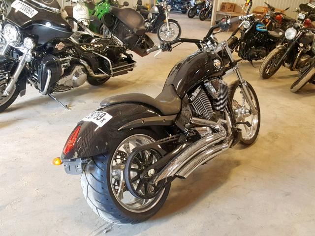 5VPXB36D7A3000101 - 2010 VICTORY MOTORCYCLES JACKPOT BLACK photo 4