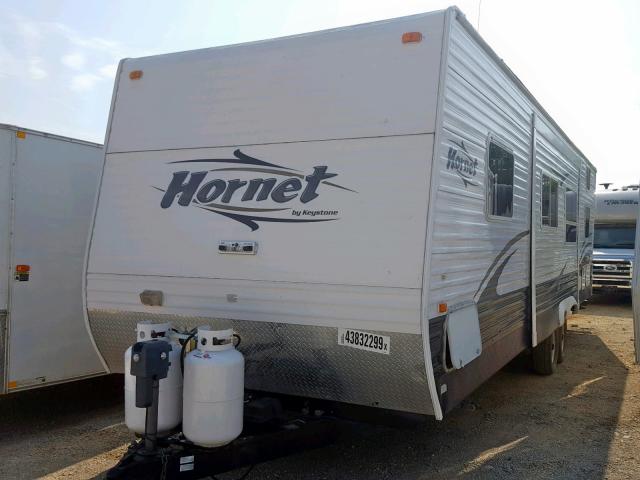 4YDT31B256E322599 - 2006 KEYSTONE HORNET WHITE photo 2