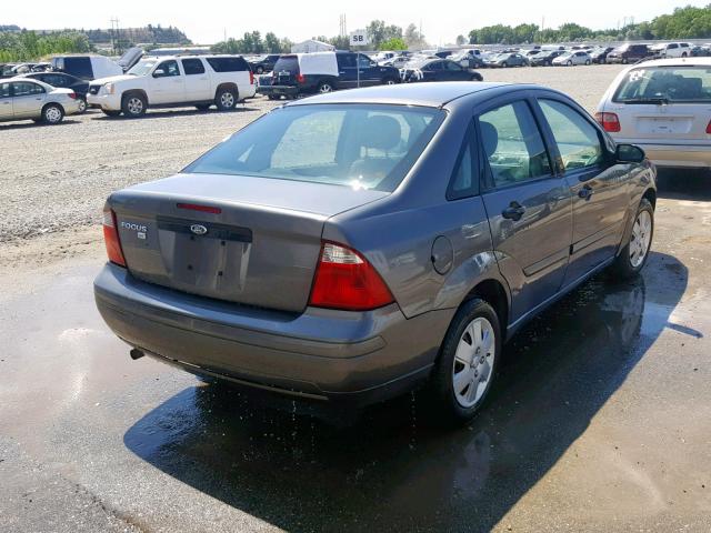 1FAFP34N37W267756 - 2007 FORD FOCUS ZX4 GRAY photo 4