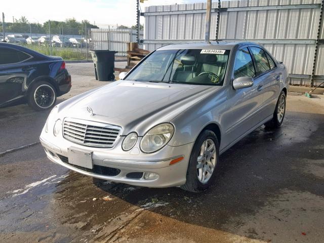 WDBUF65J04A438018 - 2004 MERCEDES-BENZ E 320 SILVER photo 2