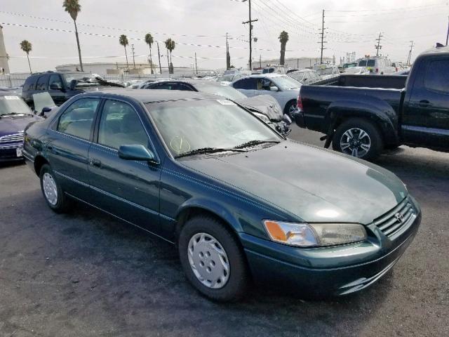 4T1BG22K8WU325250 - 1998 TOYOTA CAMRY CE GREEN photo 1