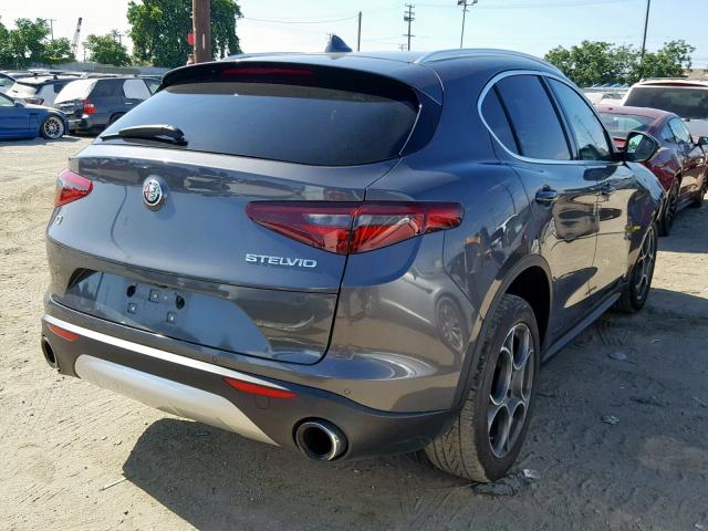 ZASFAKAN4J7B62128 - 2018 ALFA ROMEO STELVIO GRAY photo 4