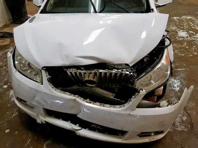 1G4GF5E33CF121633 - 2012 BUICK LACROSSE P WHITE photo 7