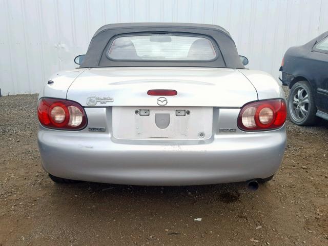 JM1NB353430301279 - 2003 MAZDA MX-5 MIATA SILVER photo 6