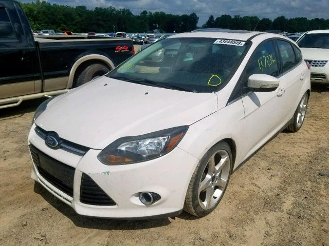 1FADP3N22EL103733 - 2014 FORD FOCUS TITA WHITE photo 2