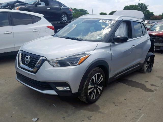 3N1CP5CU9JL542970 - 2018 NISSAN KICKS S SILVER photo 2