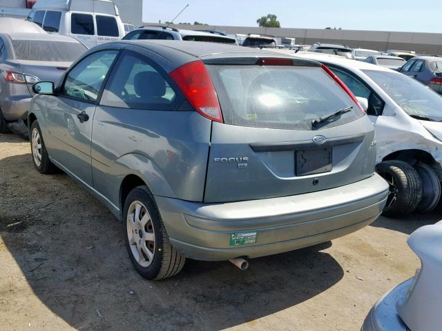 3FAFP31N35R110877 - 2005 FORD FOCUS ZX3 GRAY photo 3