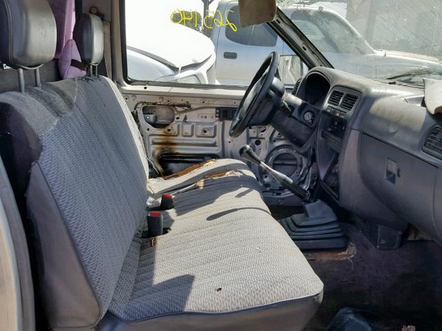 1N6SD11S8TC306561 - 1996 NISSAN TRUCK BASE SILVER photo 5