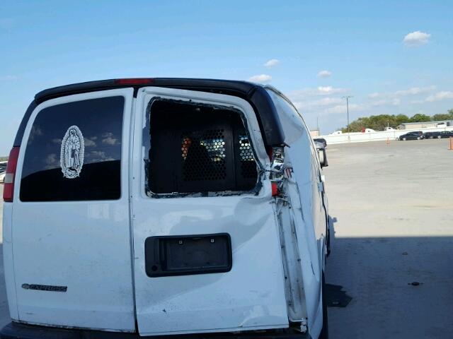 1GCFG15XX81179610 - 2008 CHEVROLET EXPRESS G1 GRAY photo 9