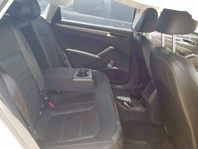 1VWDT7A34HC049381 - 2017 VOLKSWAGEN PASSAT R-L WHITE photo 6