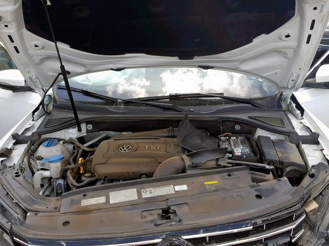 1VWDT7A34HC049381 - 2017 VOLKSWAGEN PASSAT R-L WHITE photo 7