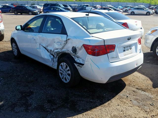 KNAFU4A20D5735606 - 2013 KIA FORTE EX WHITE photo 3