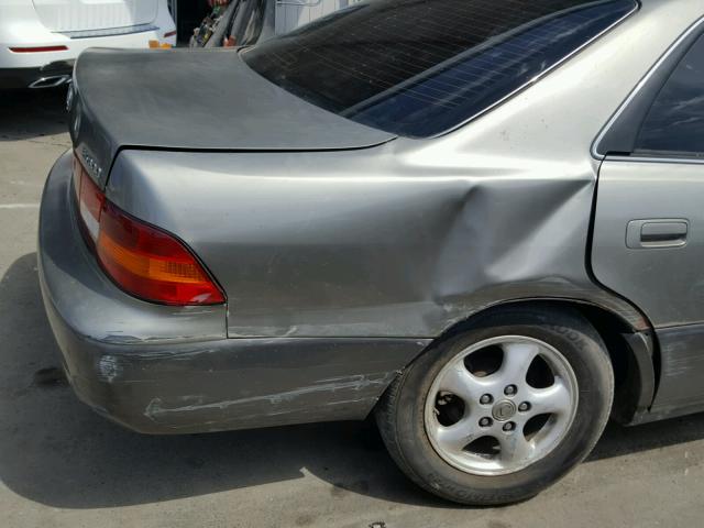 JT8BF22G1V0063014 - 1997 LEXUS ES 300 GRAY photo 9