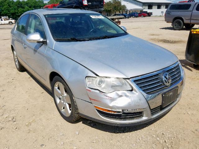 WVWAK73C88P089882 - 2008 VOLKSWAGEN PASSAT KOM SILVER photo 1