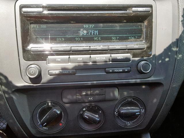 3VW1K7AJXFM310982 - 2015 VOLKSWAGEN JETTA BASE 灰色 照片 9