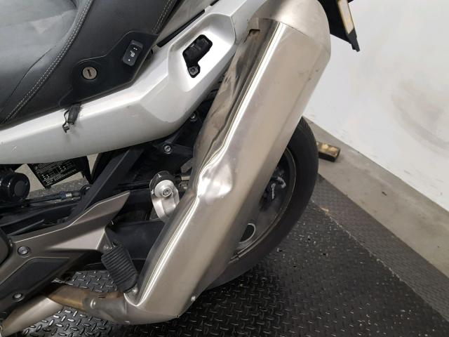 WB1061105CZX80951 - 2012 BMW K1600 GT SILVER photo 16