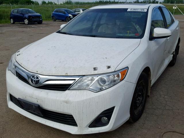 4T1BF1FK3EU815990 - 2014 TOYOTA CAMRY L WHITE photo 2