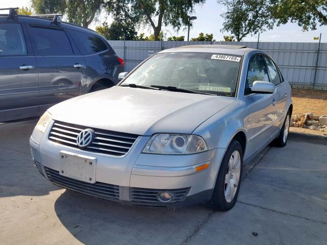 WVWTH63B51P138907 - 2001 VOLKSWAGEN PASSAT GLX SILVER photo 2