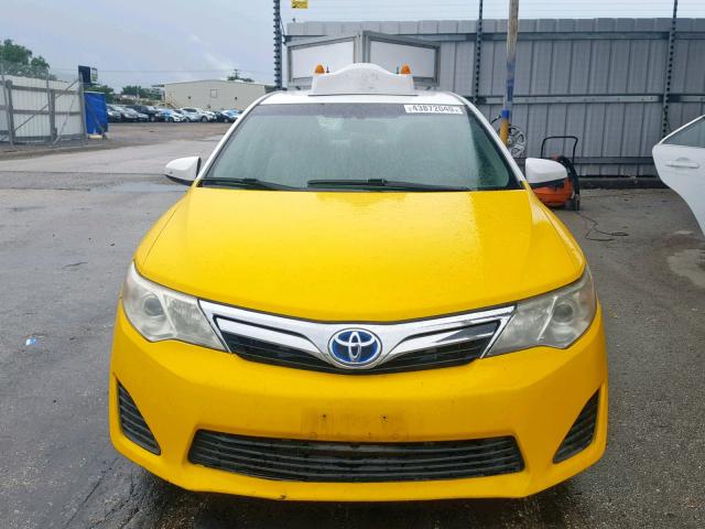 4T1BD1FK4CU049836 - 2012 TOYOTA CAMRY HYBR TWO TONE photo 9