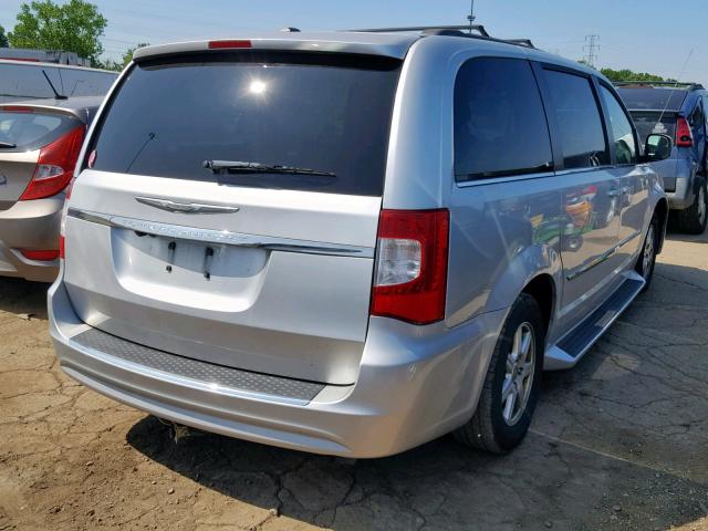 2A4RR5DG4BR768441 - 2011 CHRYSLER TOWN & COU SILVER photo 4