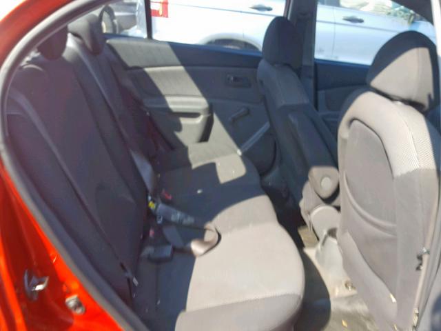 KNADE123266085412 - 2006 KIA RIO RED photo 6