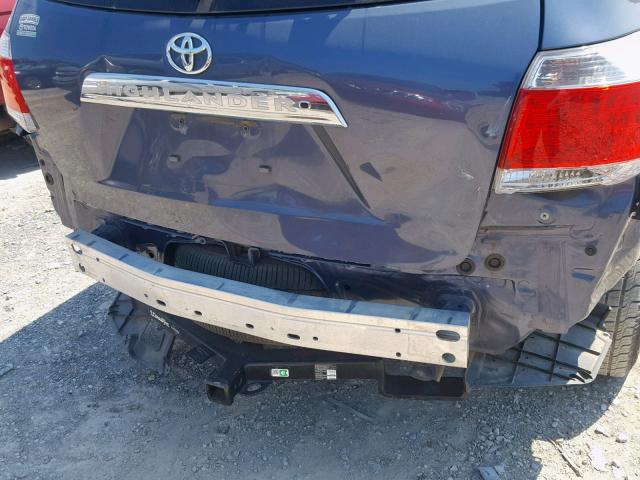 5TDZK3EH8DS113361 - 2013 TOYOTA HIGHLANDER BLUE photo 9