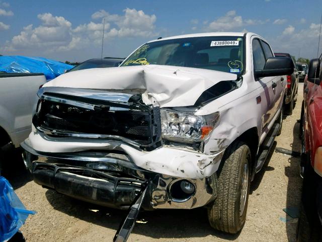 5TFEY5F12CX122138 - 2012 TOYOTA TUNDRA CRE WHITE photo 2